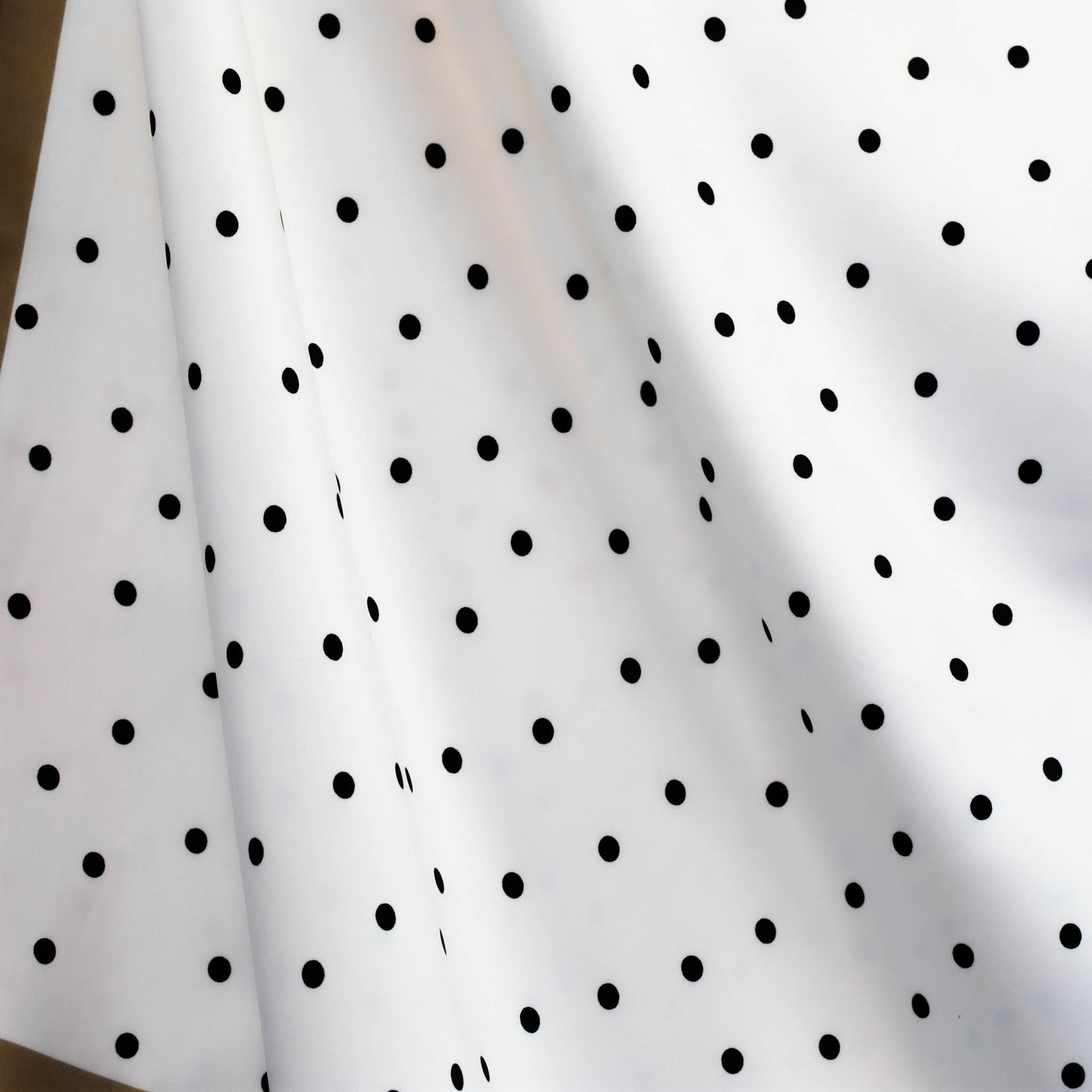 Eșarfă damă din satin, imprimeu cu buline mici și secțiuni geometrice, 70 x 70 cm - Alb, Negru