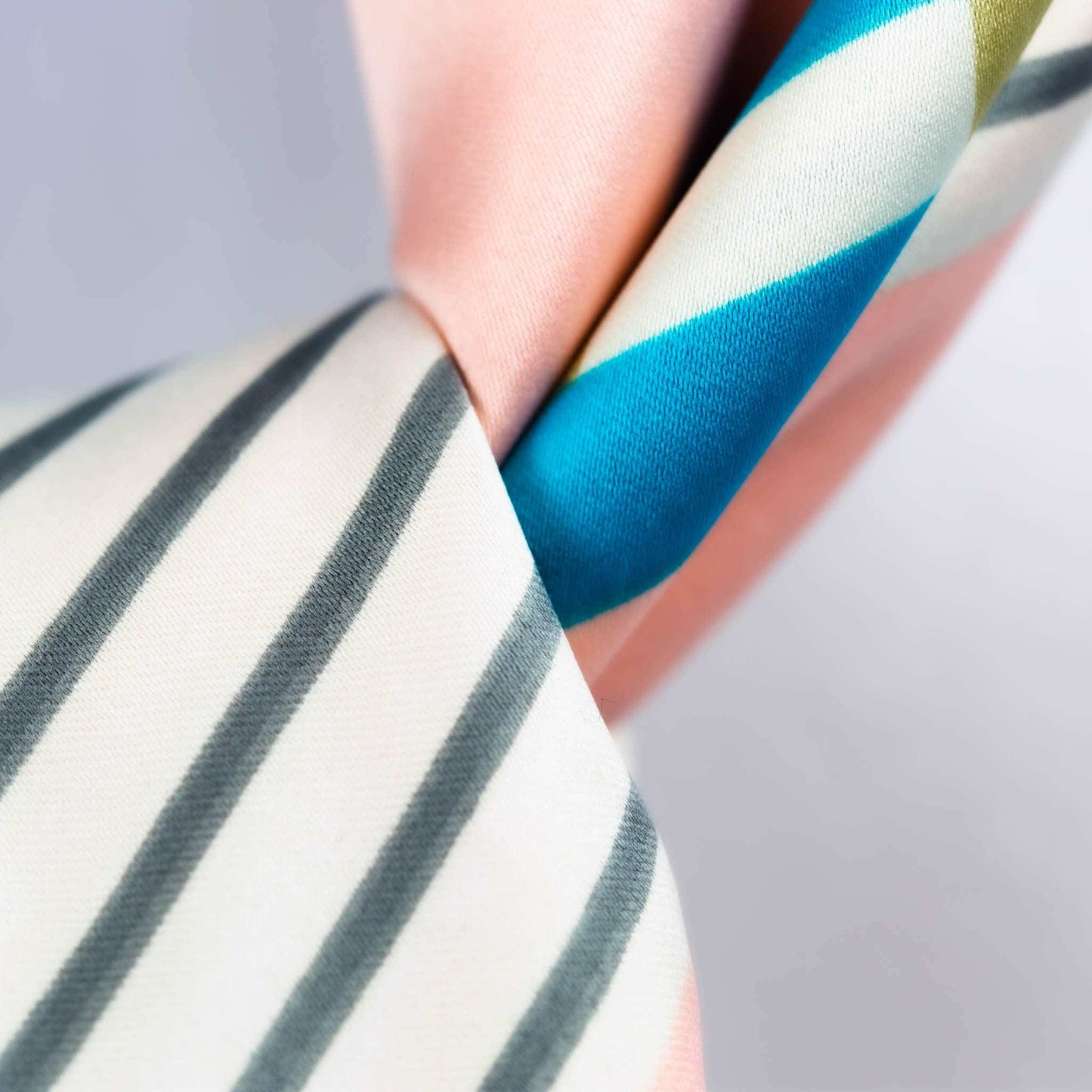 Eșarfă damă din satin, imprimeu cu forme geometrice, 90 x 90 cm - Multicolor 3