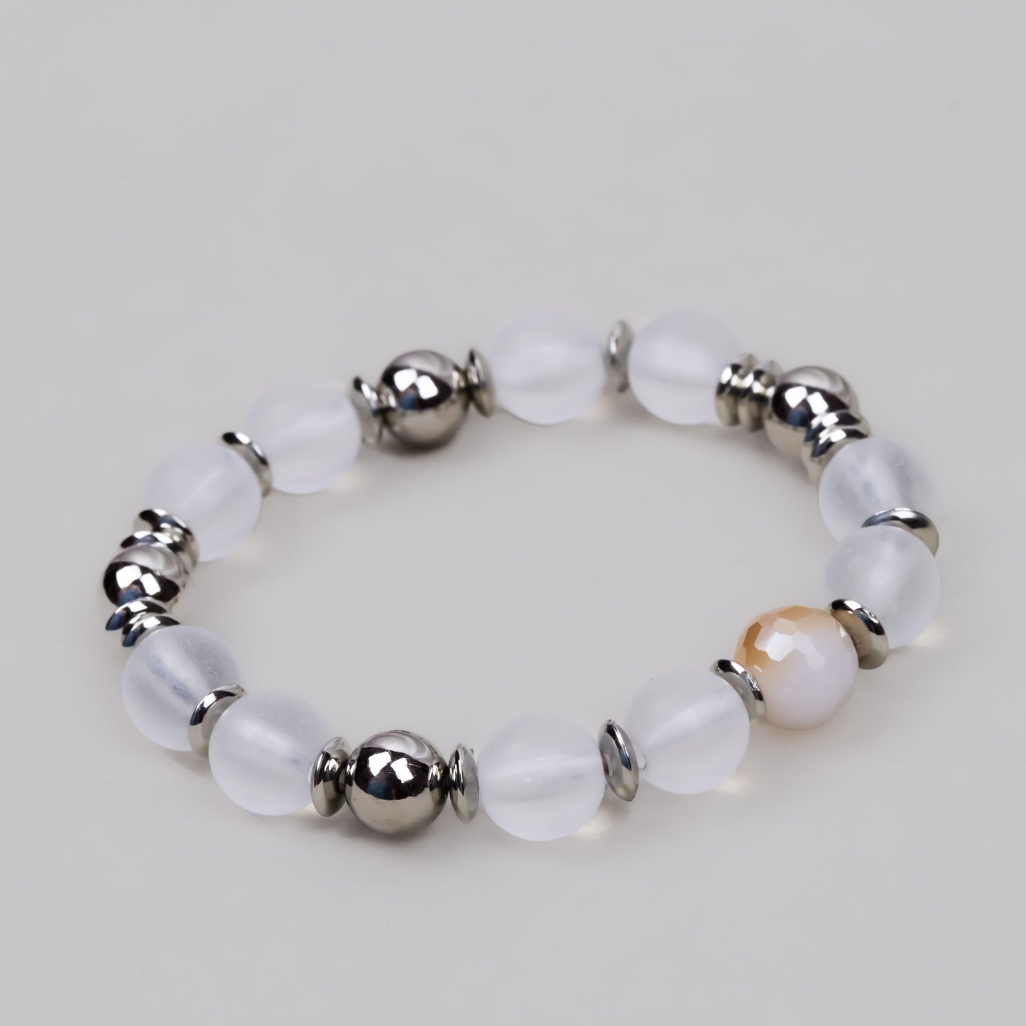 Brățară elastică courage cu mărgele translucide - Alb, Argintiu