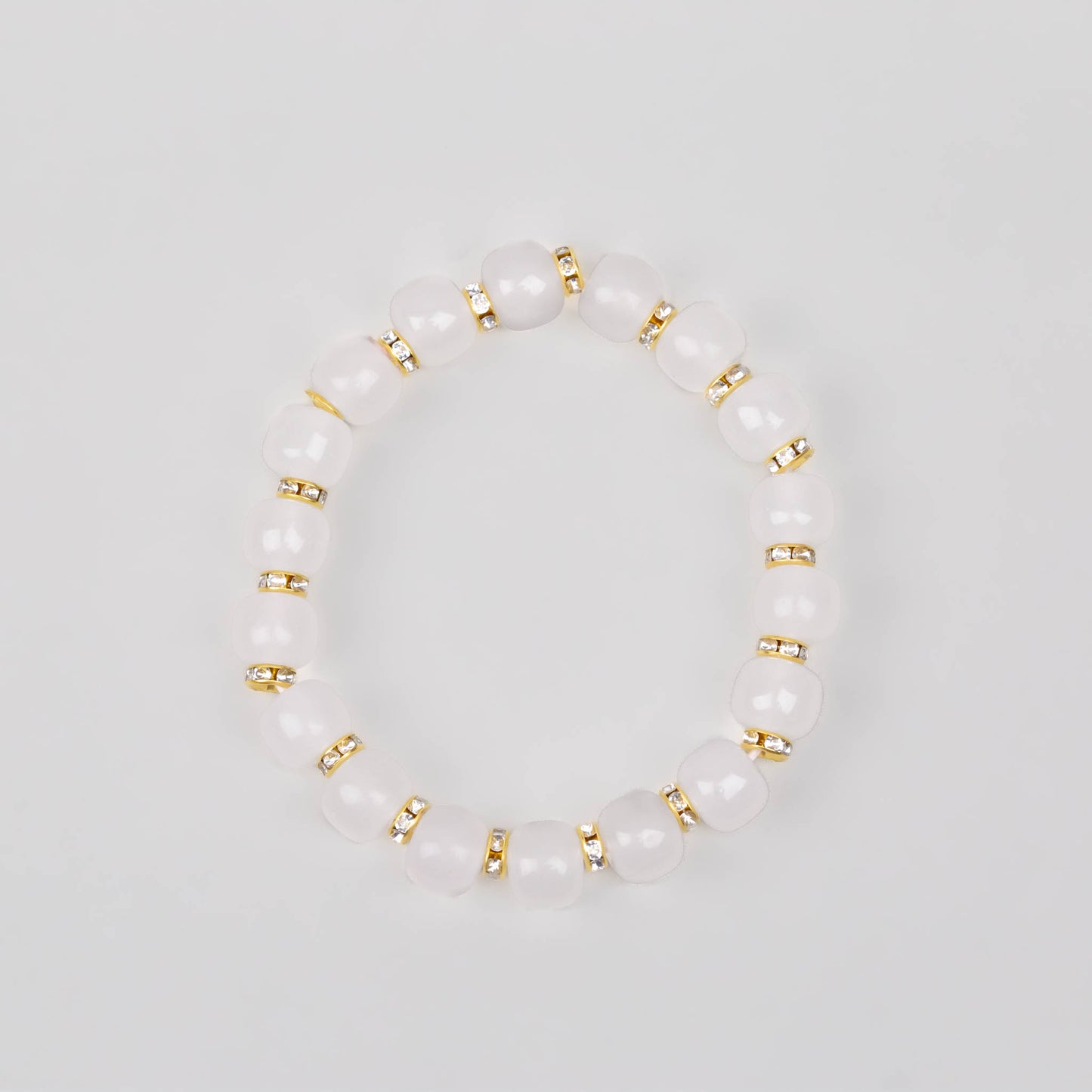 Brățară elastică cu mărgele marmorate și ștrasuri - Alb