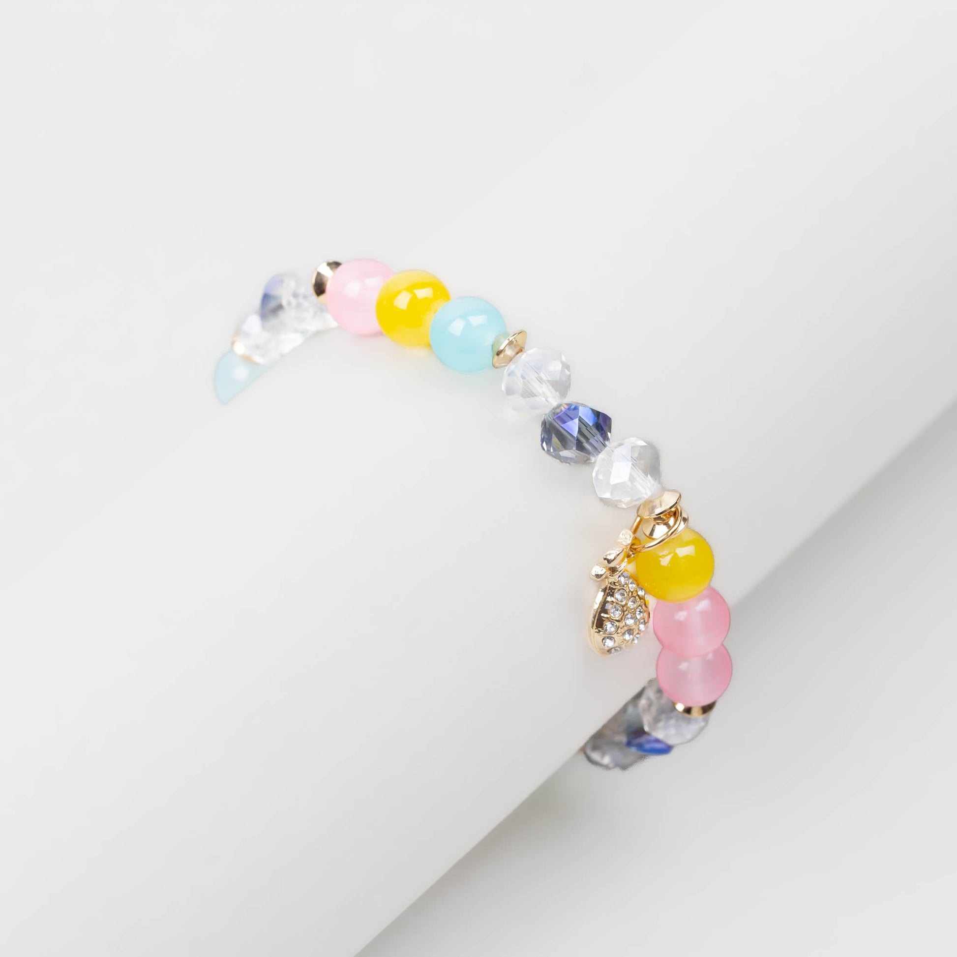 Brățară elastică cu mărgele, pietre și charm cu ștrasuri - Multicolor