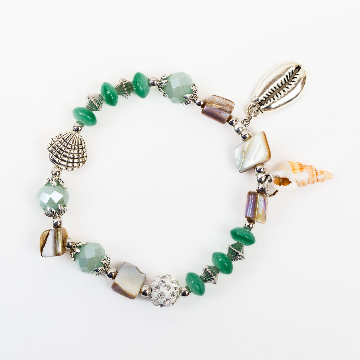 Brățară elastică cu pietre, shamballa, scoici și charm - Verde