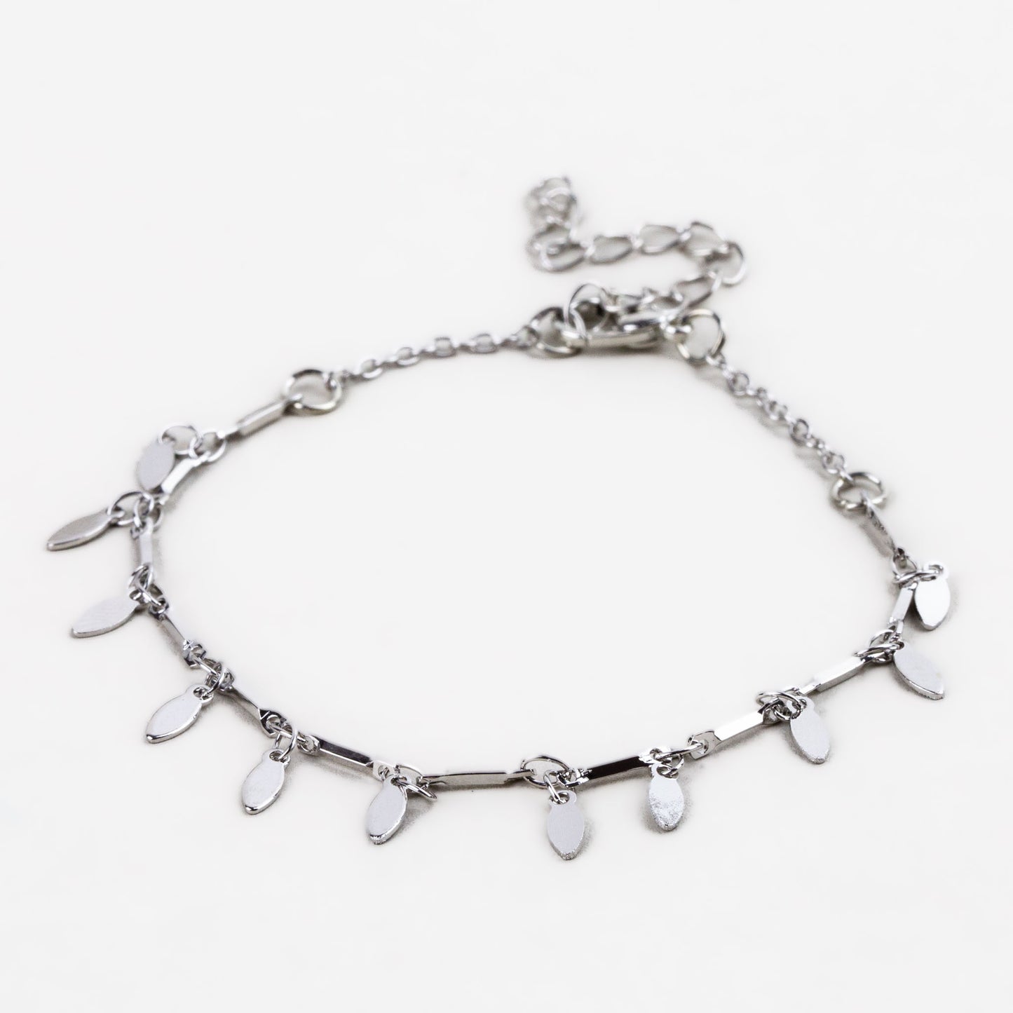 Brățară reglabilă cu lanț fin și charm-uri delicate - Argintiu