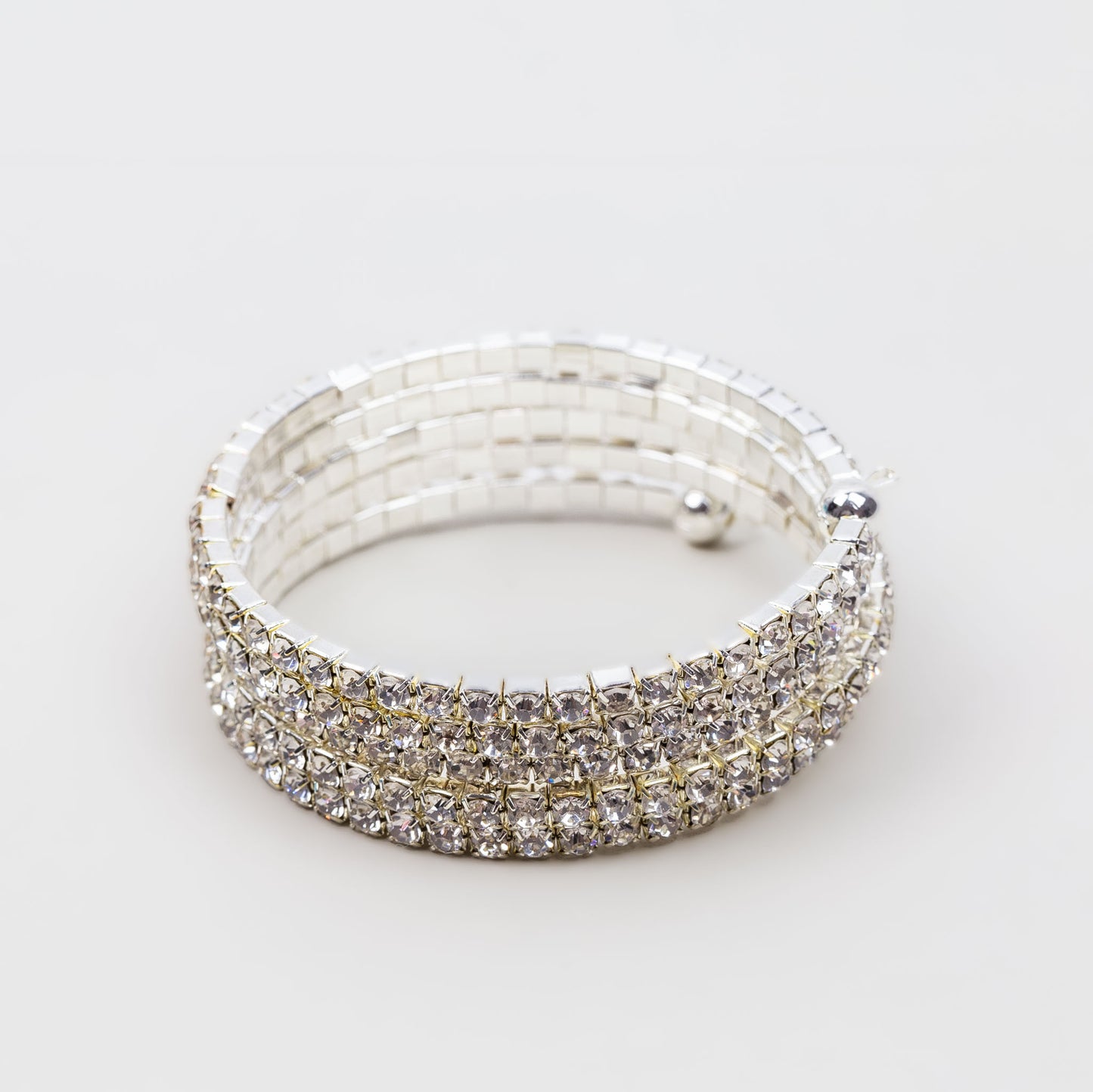 Brațară reglabilă pe arc cu pietre deosebit de strălucitoare - Argintiu