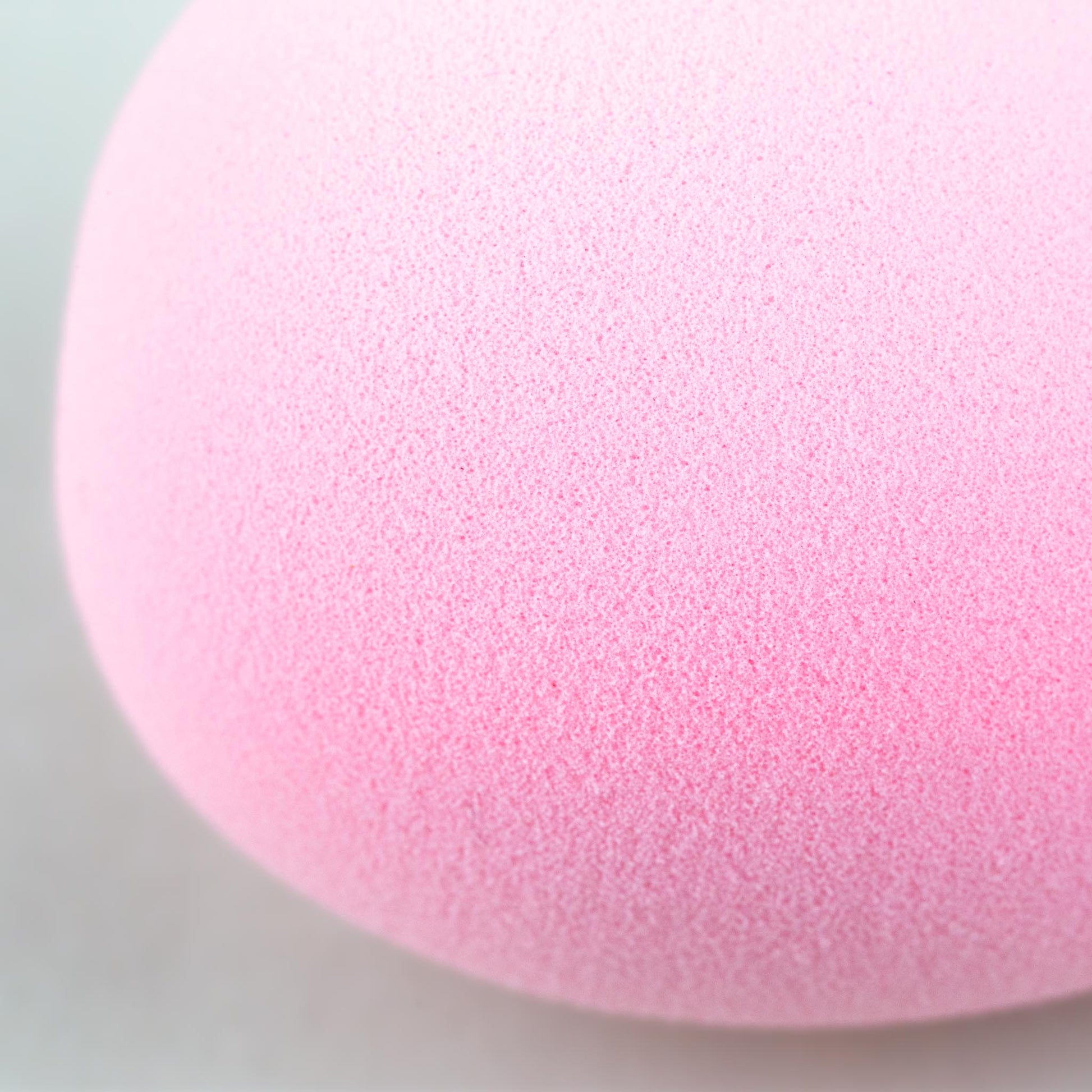 Burete machiaj Egg, 6 cm - Roz