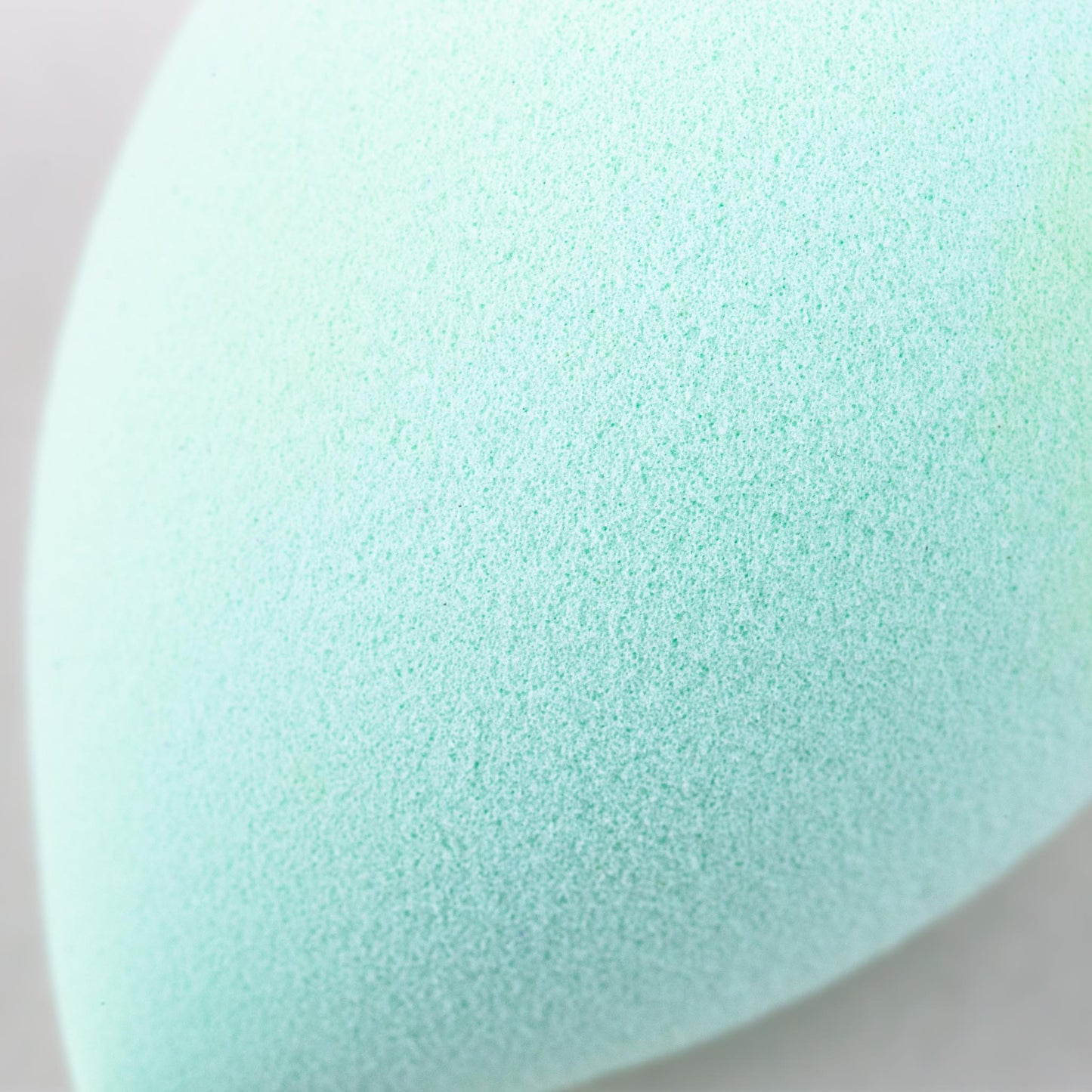 Burete machiaj Egg, 6 cm - Verde