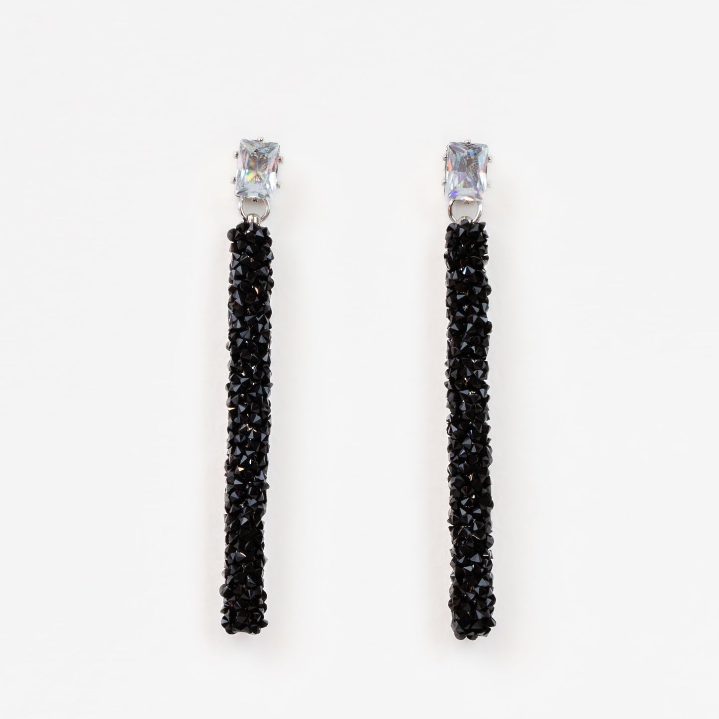 Cercei lungi cu ștrasuri colorate și textură ca zahărul - Negru