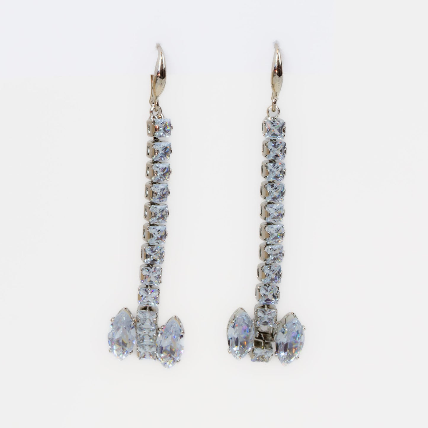 Cercei lungi cu pietre mari strălucitoare - Argintiu