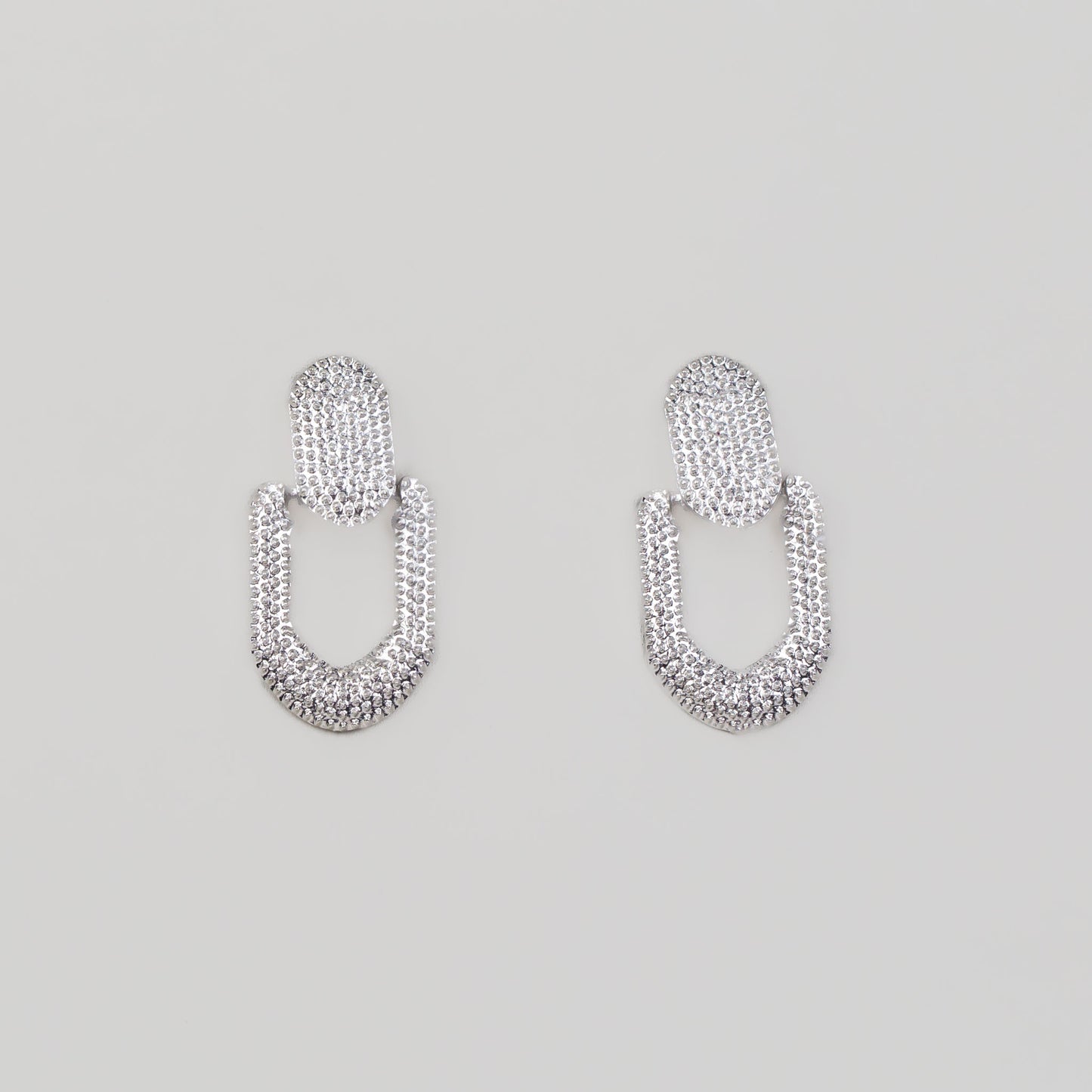 Cercei 2088 cu formă de cataramă texturată - Argintiu