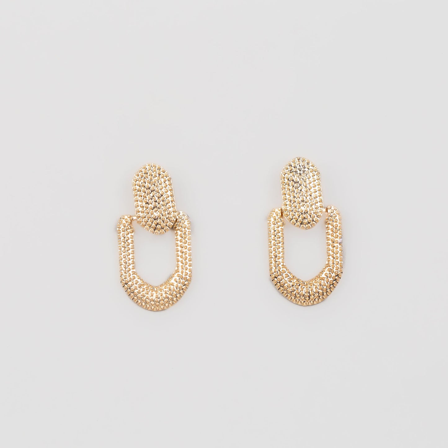 Cercei 2088 cu formă de cataramă texturată - Auriu