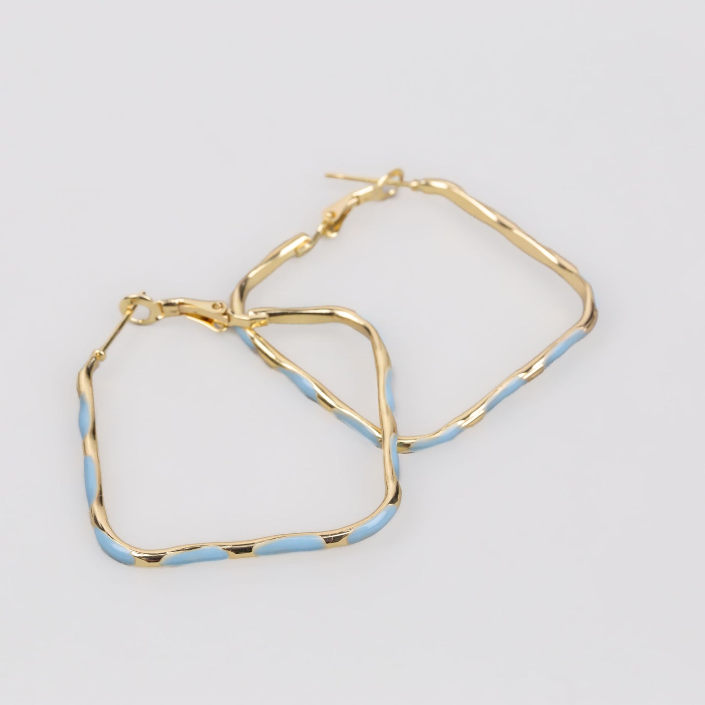 Cercei aurii tip verigă cu accente color - Albastru