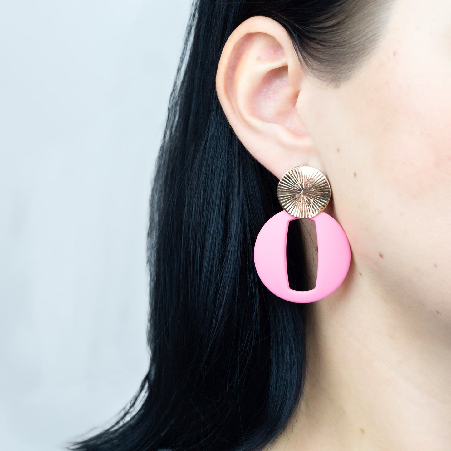 Cercei cu accent auriu și cerc siliconat - Bubble Gum