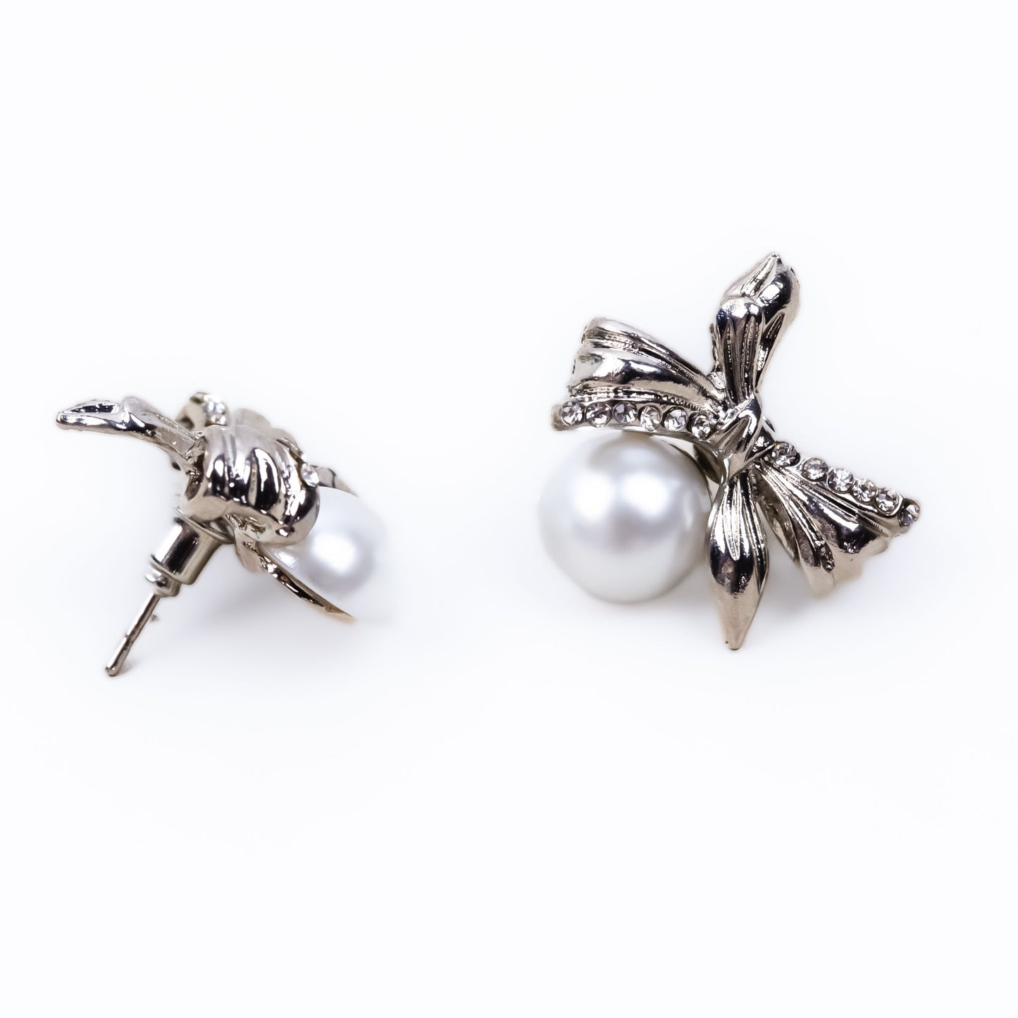 Cercei cu fundiță delicată și perle - Argintiu