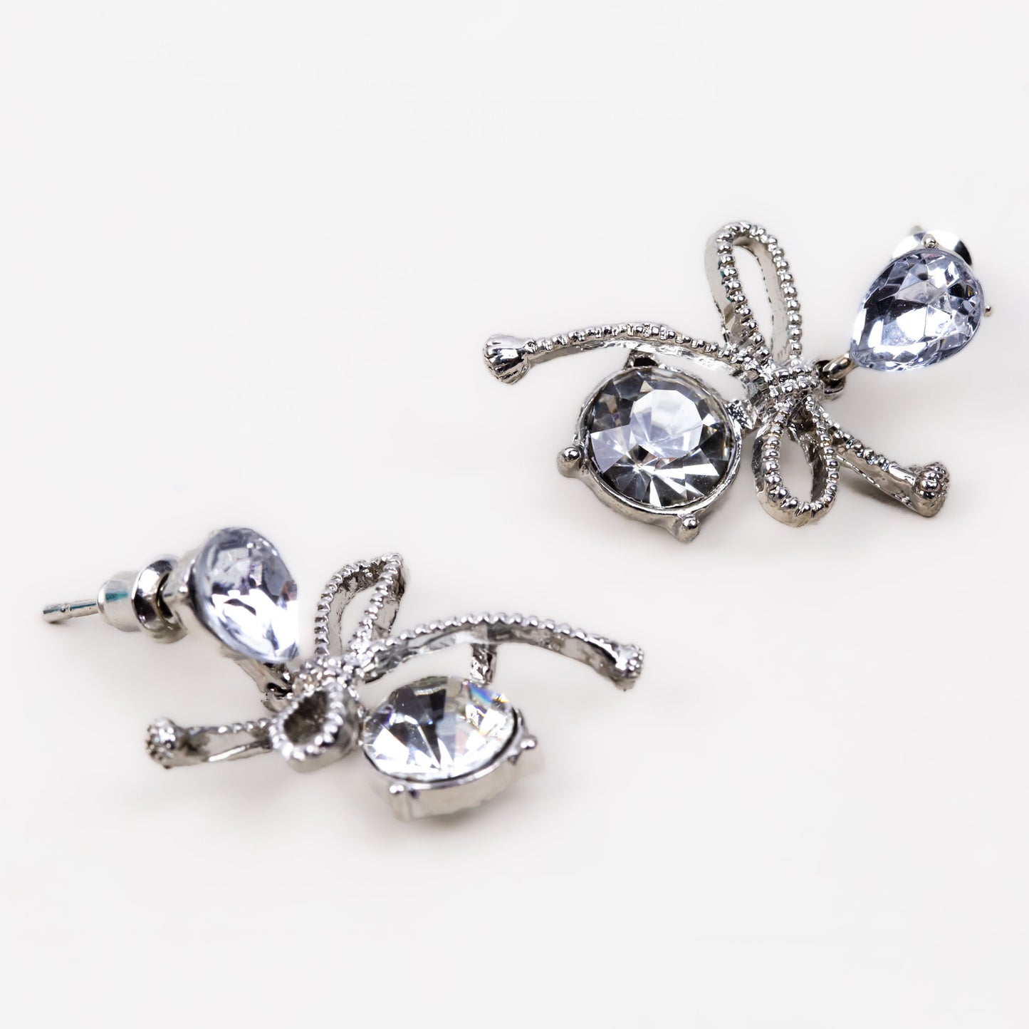 Cercei cu fundiță și pietre strălucitoare - Argintiu