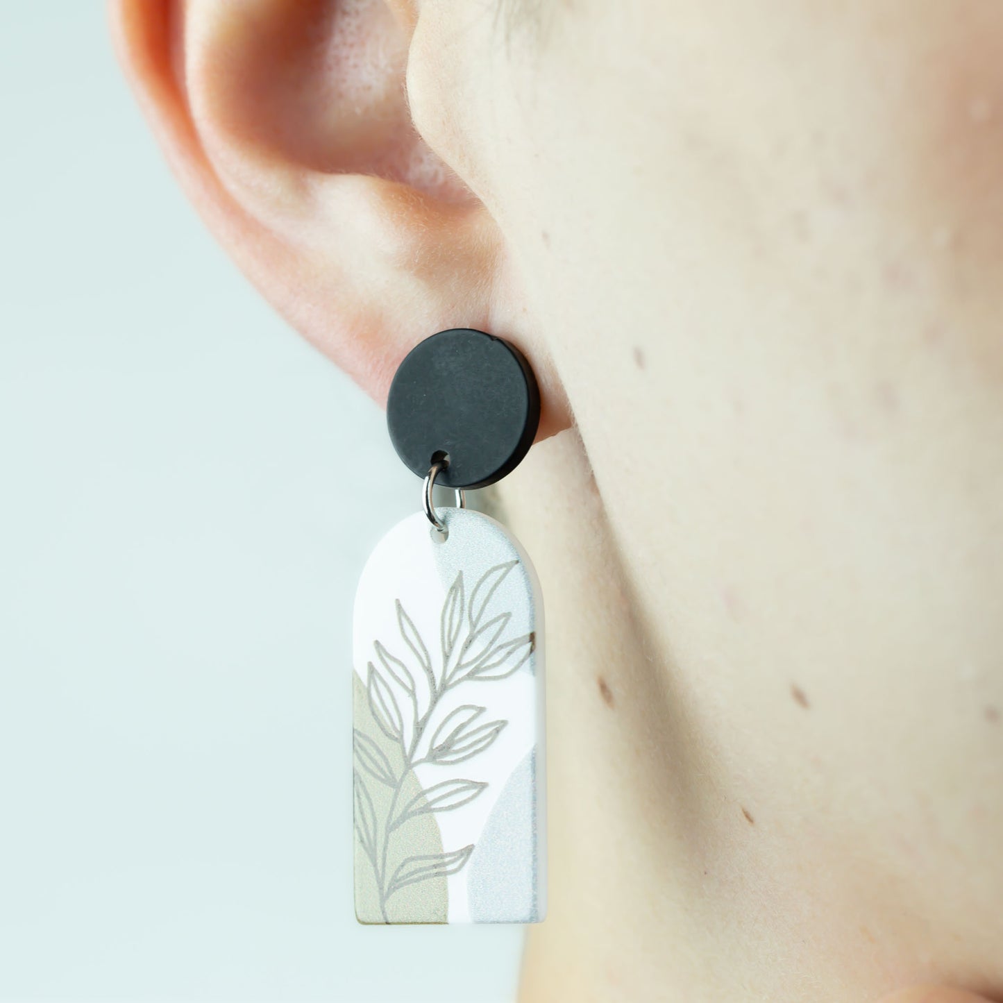 Cercei cu motiv flori abstracte