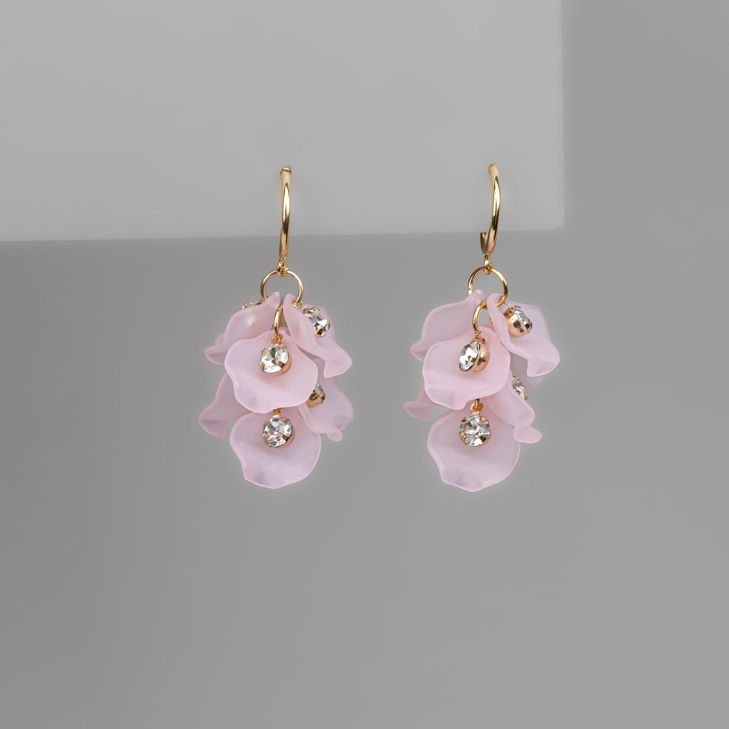 Cercei cu petale delicate și pietre - Roz