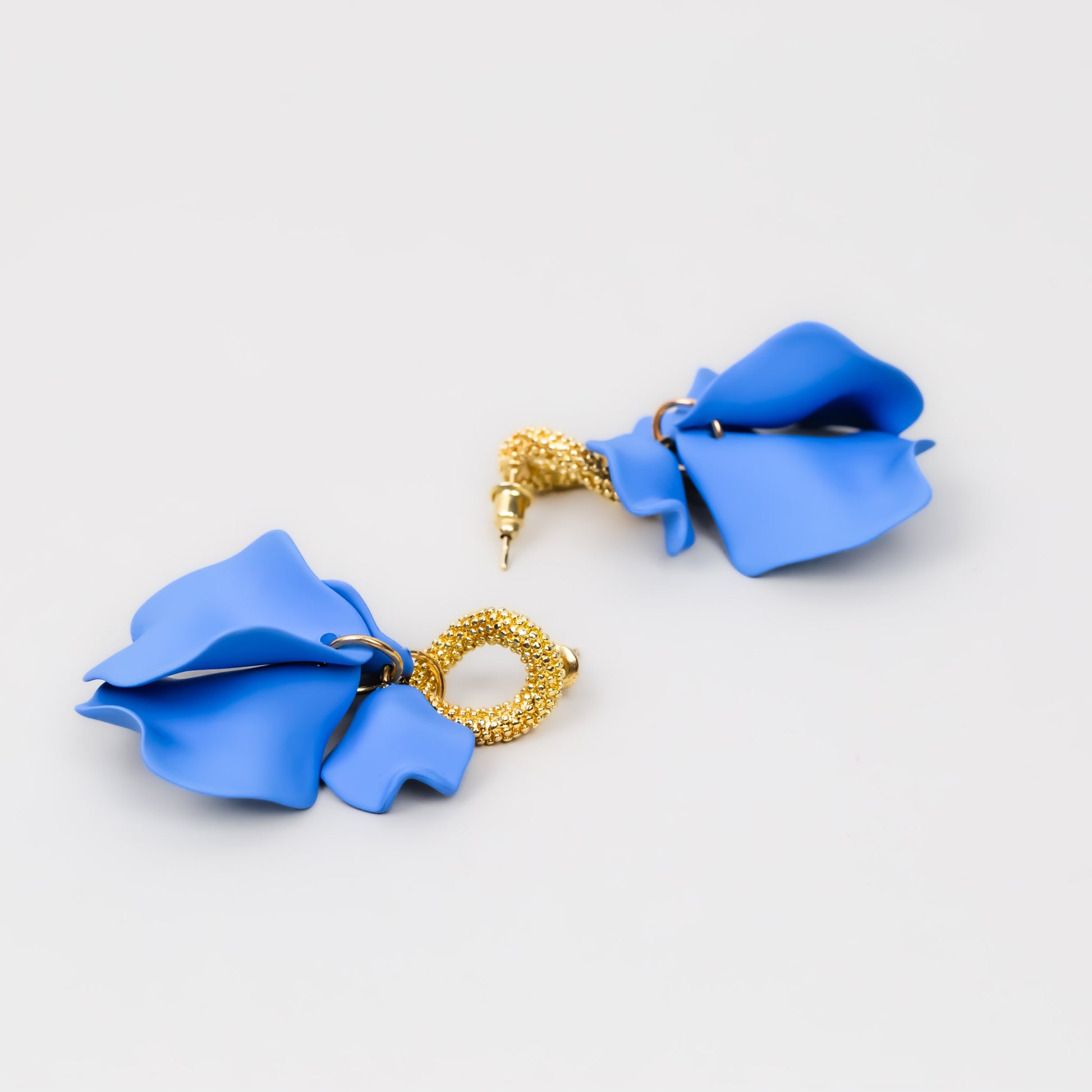 Cercei cu petale fine siliconate - Albastru, Auriu