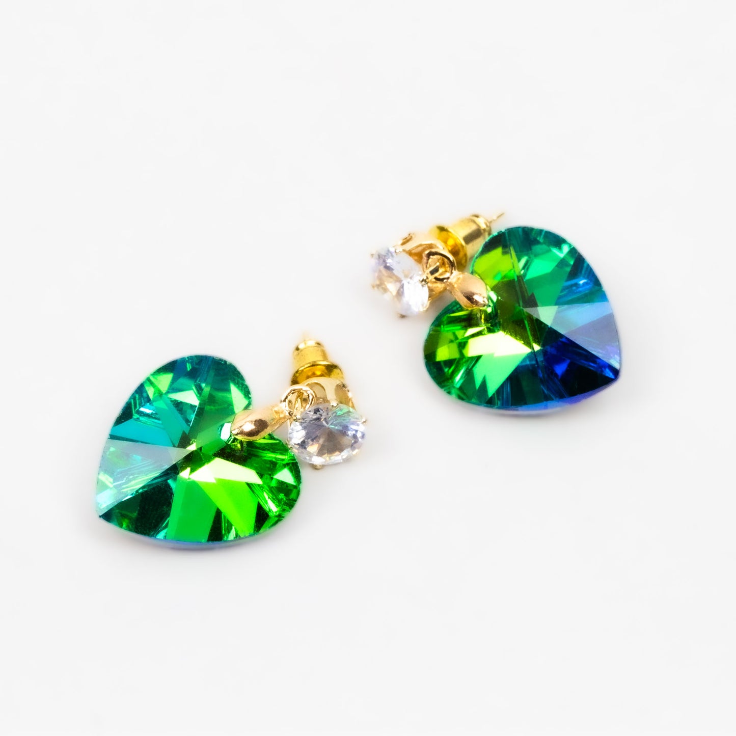 Cercei cu piatră strălucitoare în formă de inimă - Verde carismatic