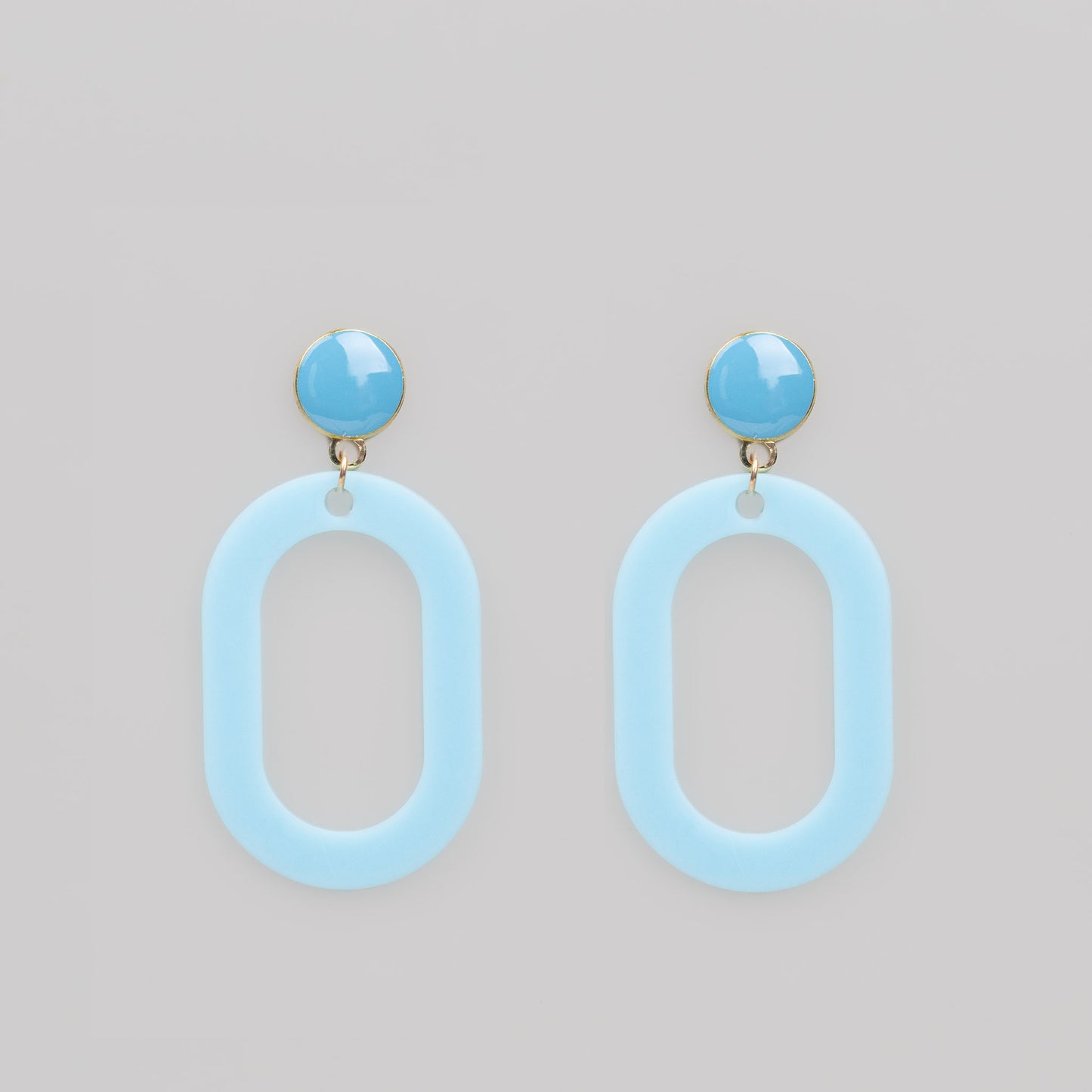 Cercei cu verigă ovală și accent color - Albastru Deschis