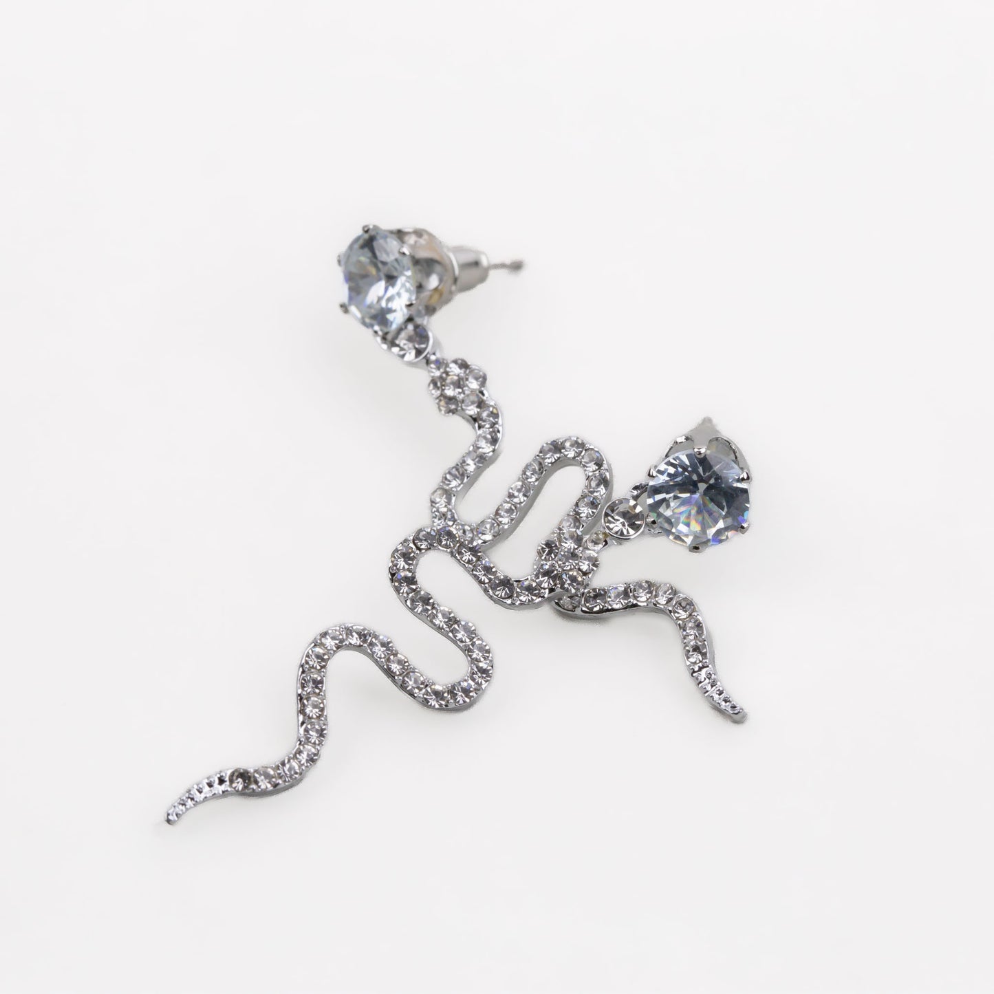 Cercei eleganți în formă de șarpe cu piatră și ștrasuri - Argintiu