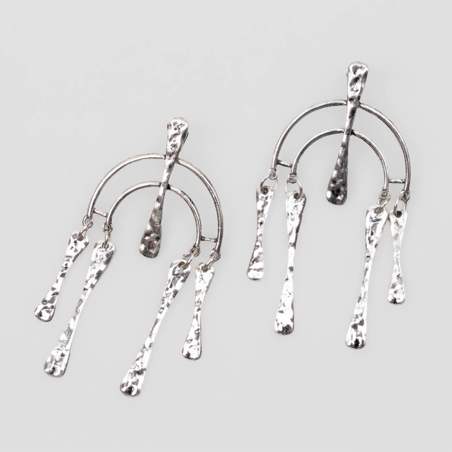 Cercei lungi balance cu elemente simetrice - Argintiu