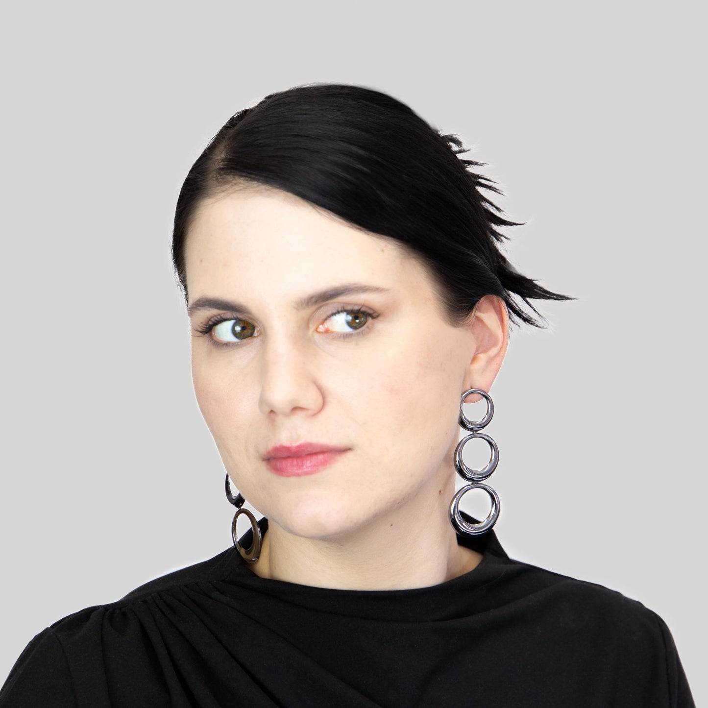 Cercei lungi cu cercuri metalice - Gri Antracit