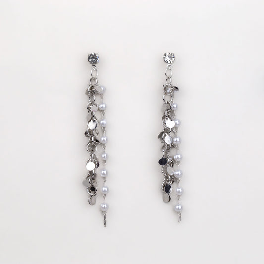 Cercei lungi cu lănțișor, perle mici și solzi rotunzi - Argintiu