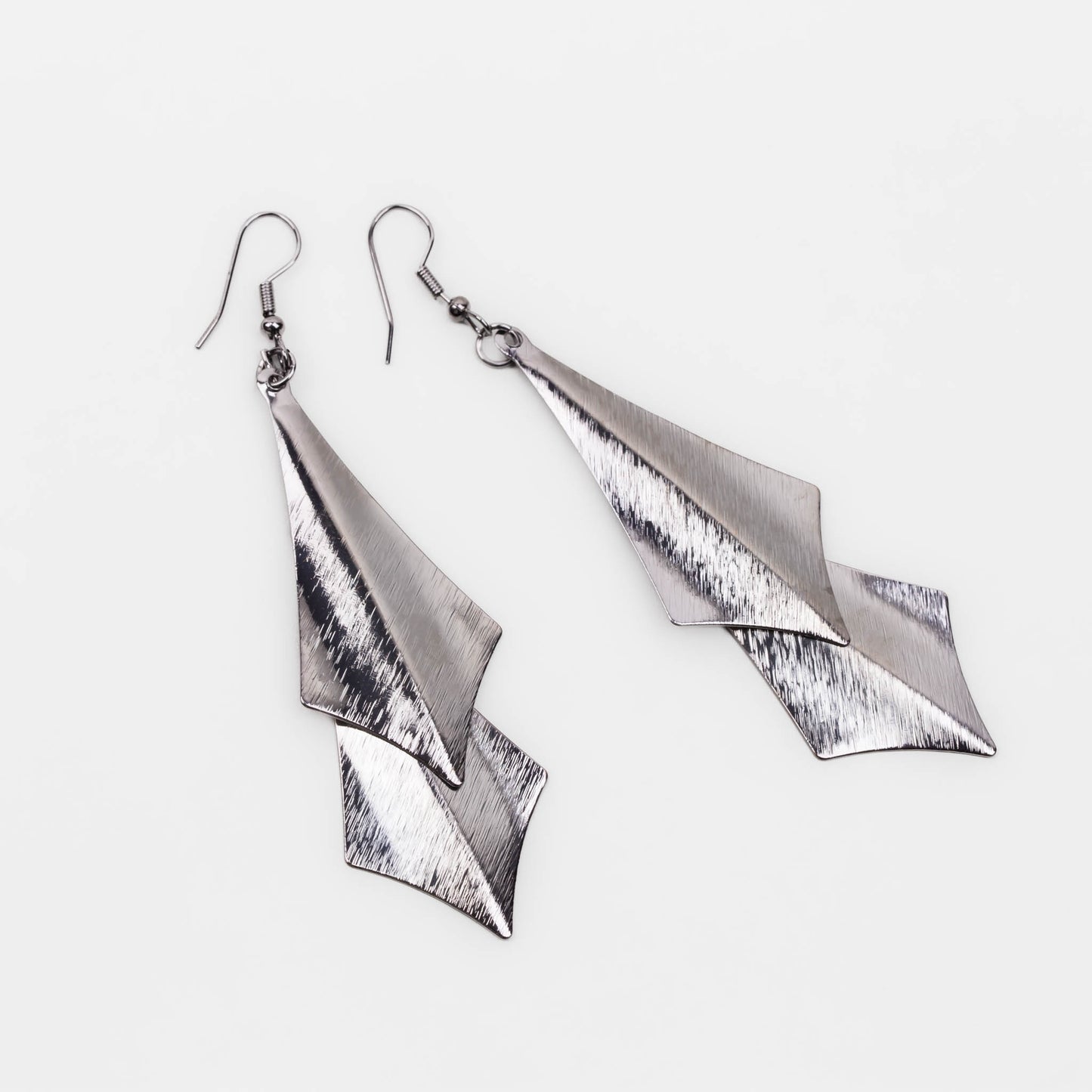 Cercei lungi cu petale geometrice - Gri Cromat