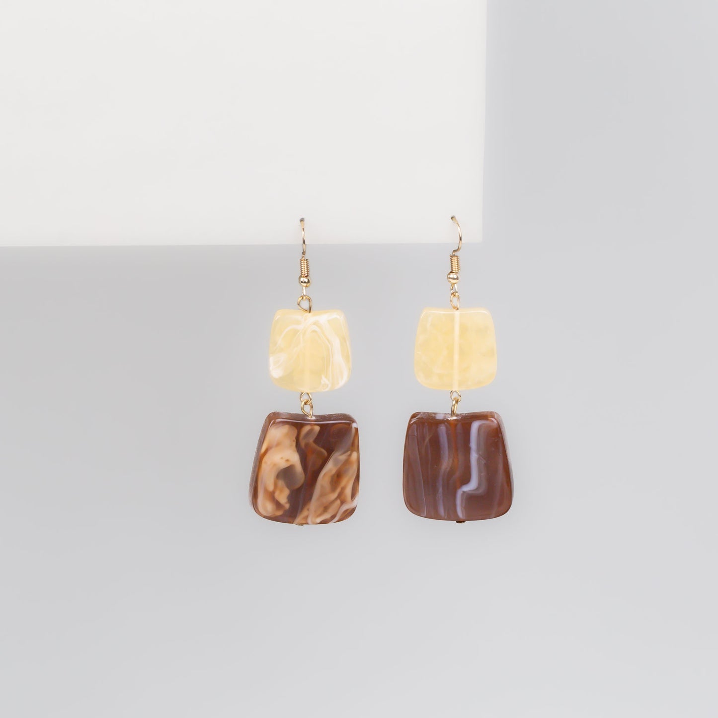 Cercei lungi cu pietre efect caramel