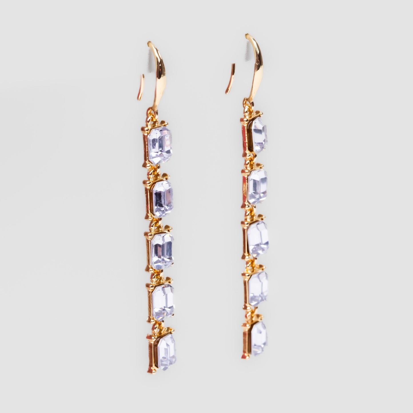 Cercei lungi eleganți pe lanț cu pietre colorate - Argintiu, Auriu