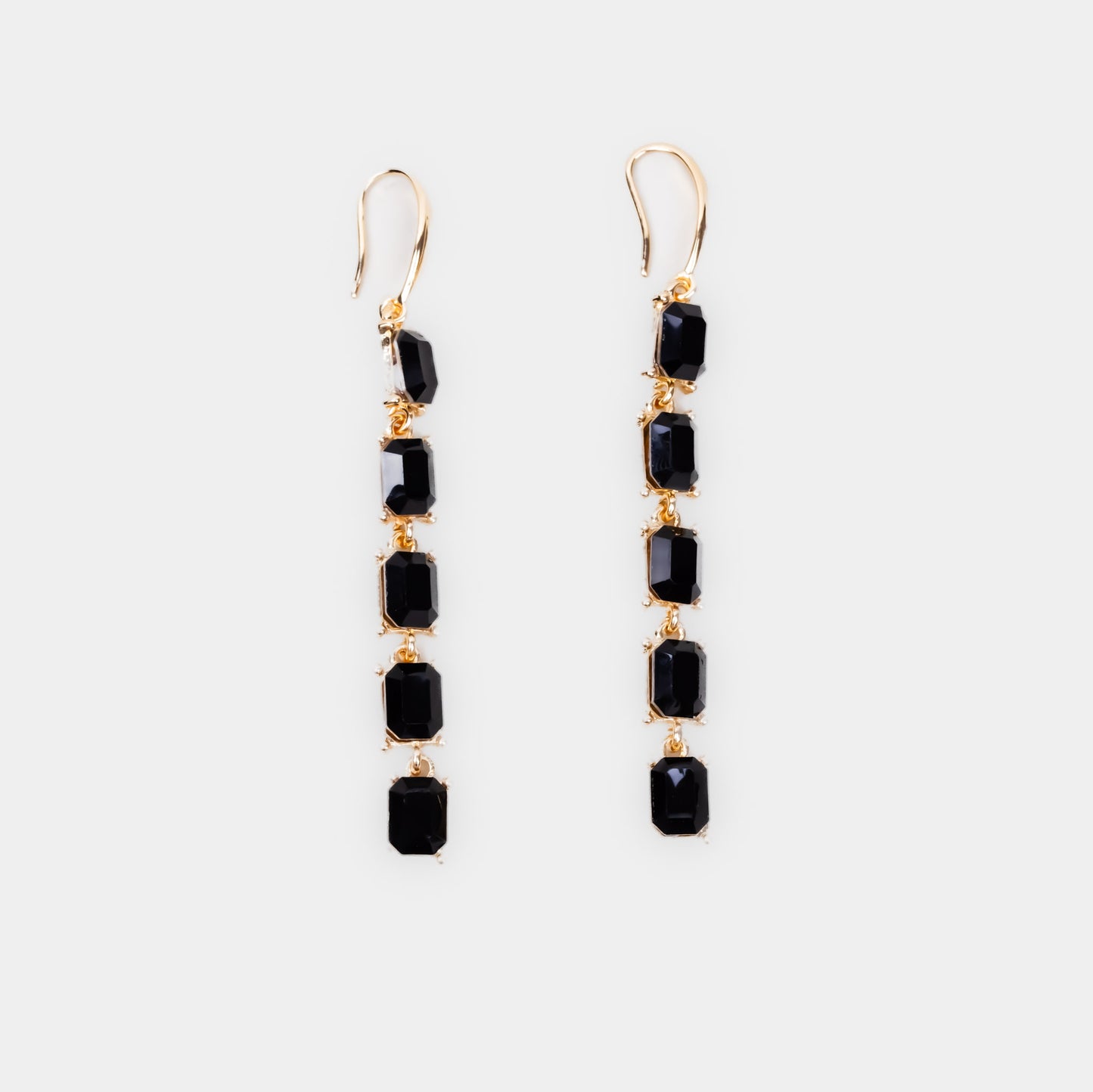 Cercei lungi eleganți pe lanț cu pietre colorate - Negru, Auriu
