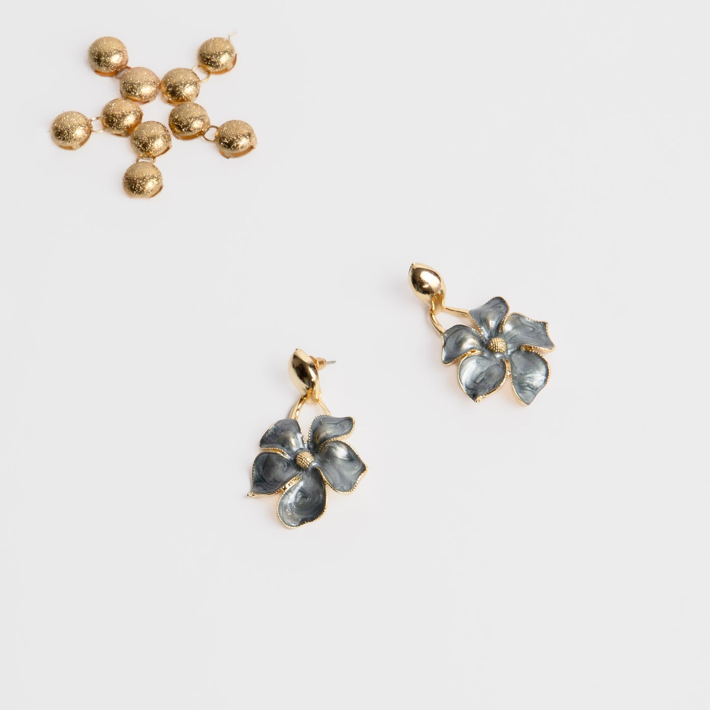 Cercei metalici flori elegante - Gri