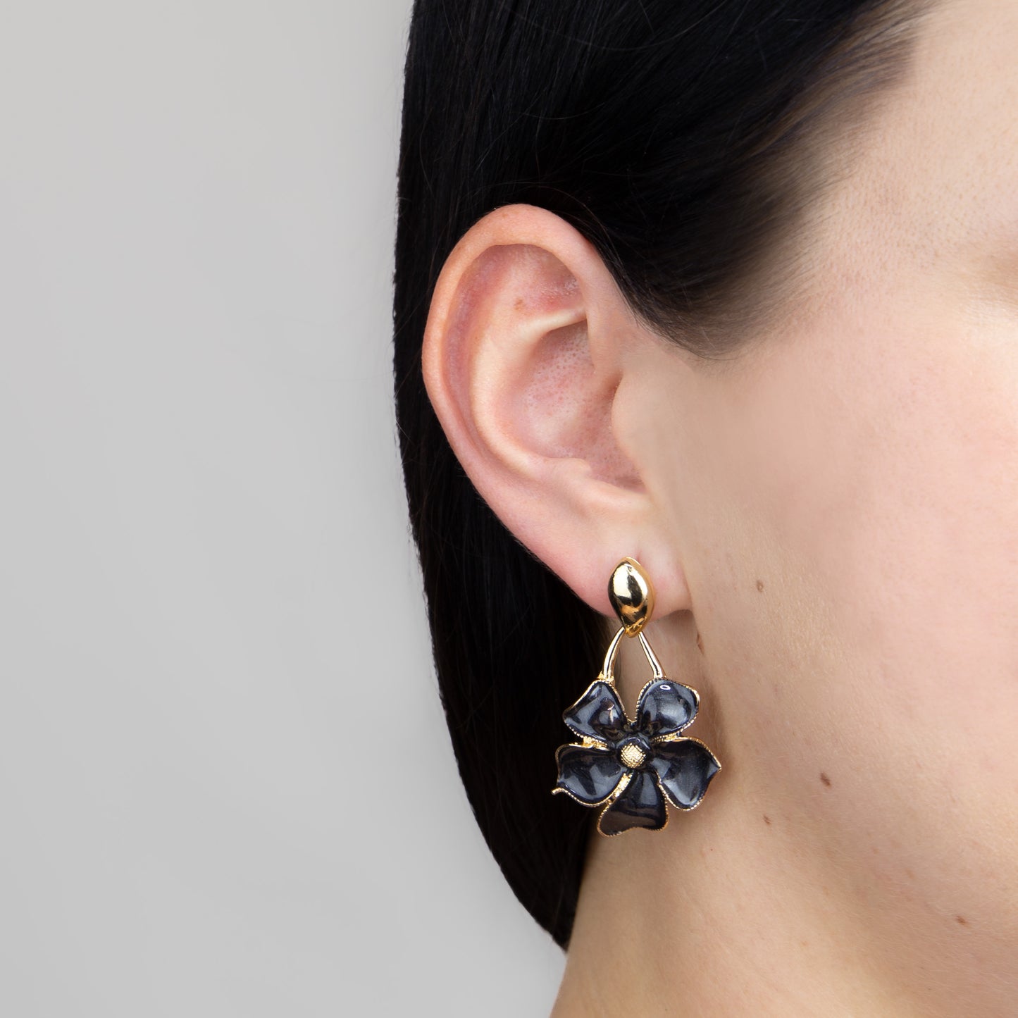 Cercei metalici flori elegante - Negru