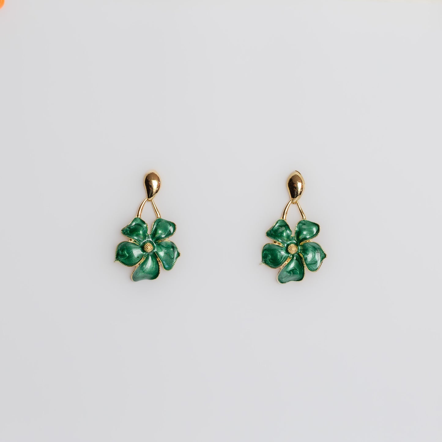 Cercei metalici flori elegante - Verde