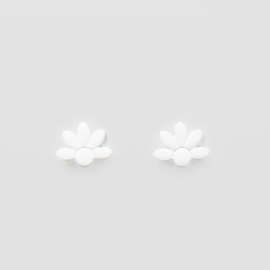 Cercei mici funky flowers cu textură de silicon - Alb