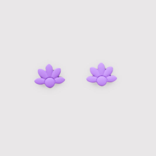 Cercei mici funky flowers cu textură de silicon - Mov