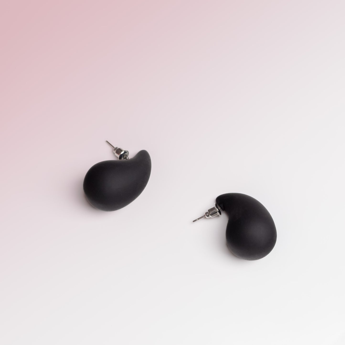 Cercei mochi cu textură de silicon - Negru
