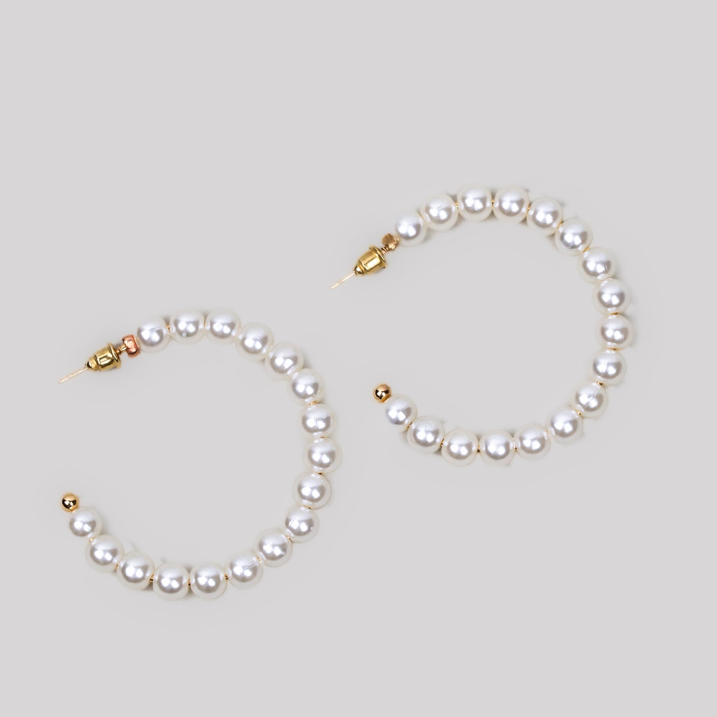 Cercei rotunzi cu perle - Auriu