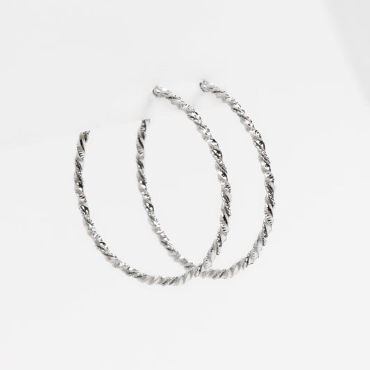 Cercei rotunzi spiralați, 5,5 cm - Argintiu urban