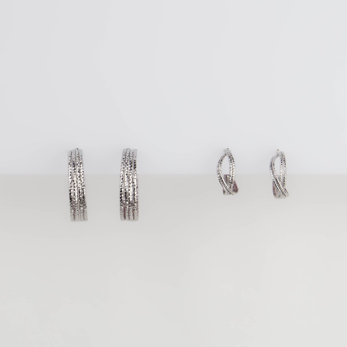 Cercei rotunzi texturați chic, set 2 - Argintiu