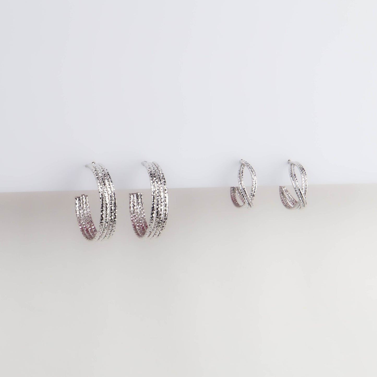 Cercei rotunzi texturați chic, set 2 - Argintiu