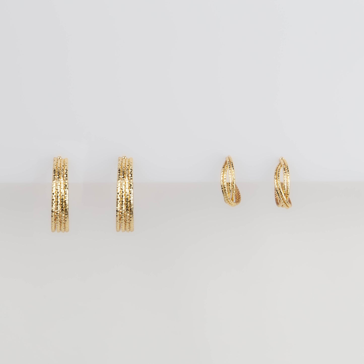 Cercei rotunzi texturați chic, set 2 - Auriu