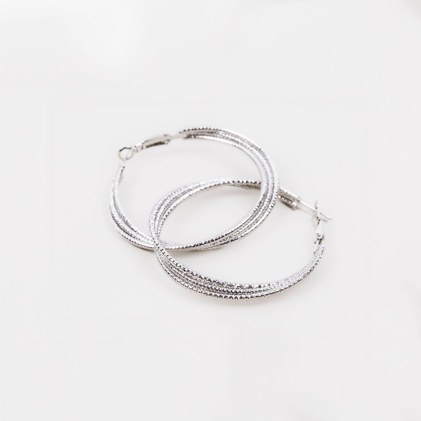 Cercei rotunzi texturați în 3 straturi împletite - Argintiu