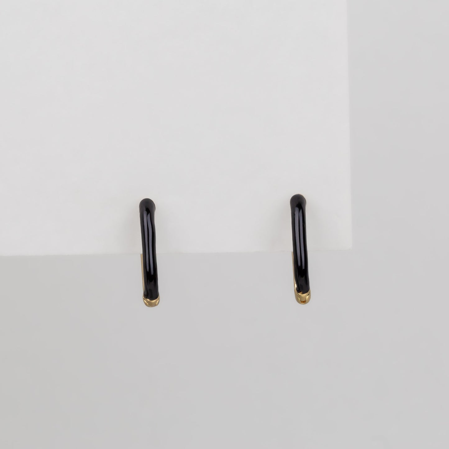 Cercei tip verigă ovali cu accent color - Negru