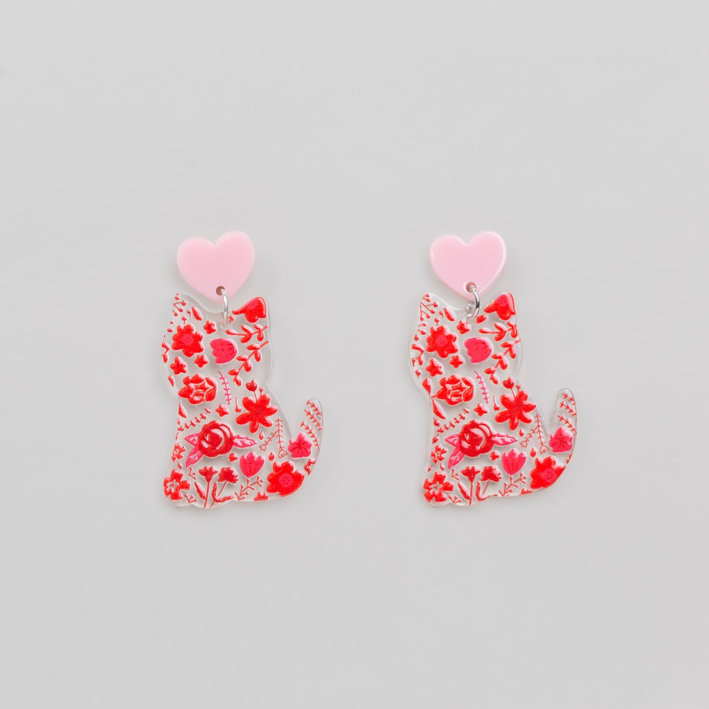 Cercei transparenți cu pisică și accente roșii, ușori și comozi