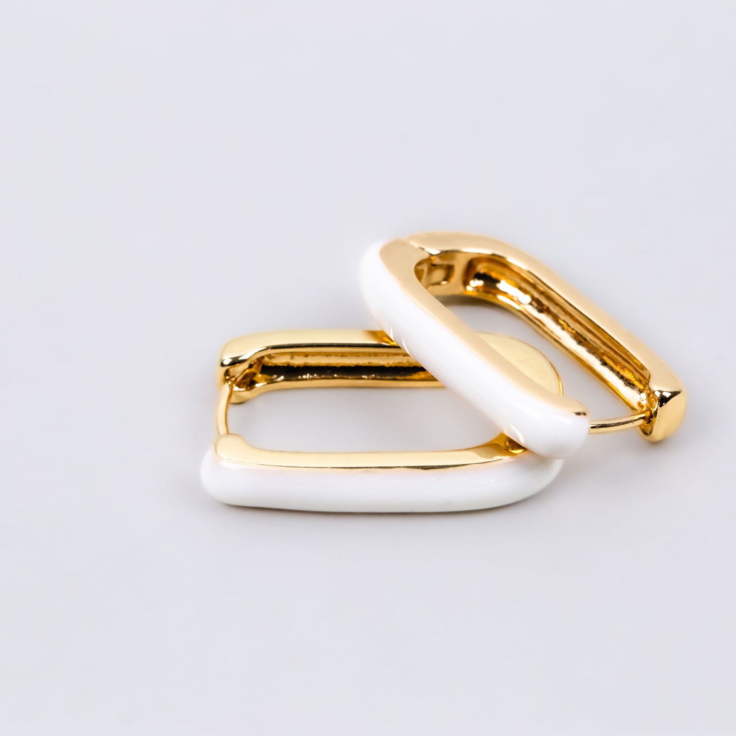 Cercei veriga aurii cu accent strident - Alb pur