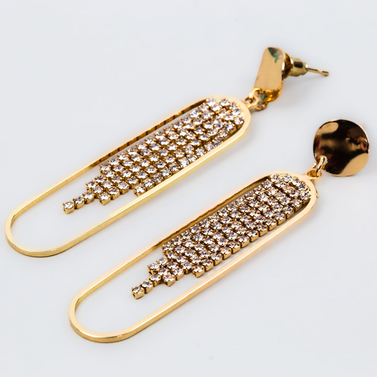 Cercei lungi cu formă eliptică și ștrasuri - Auriu