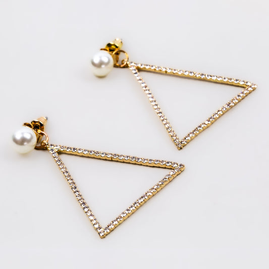Cercei cu perle și pandantiv triunghi cu ștrasuri - Auriu