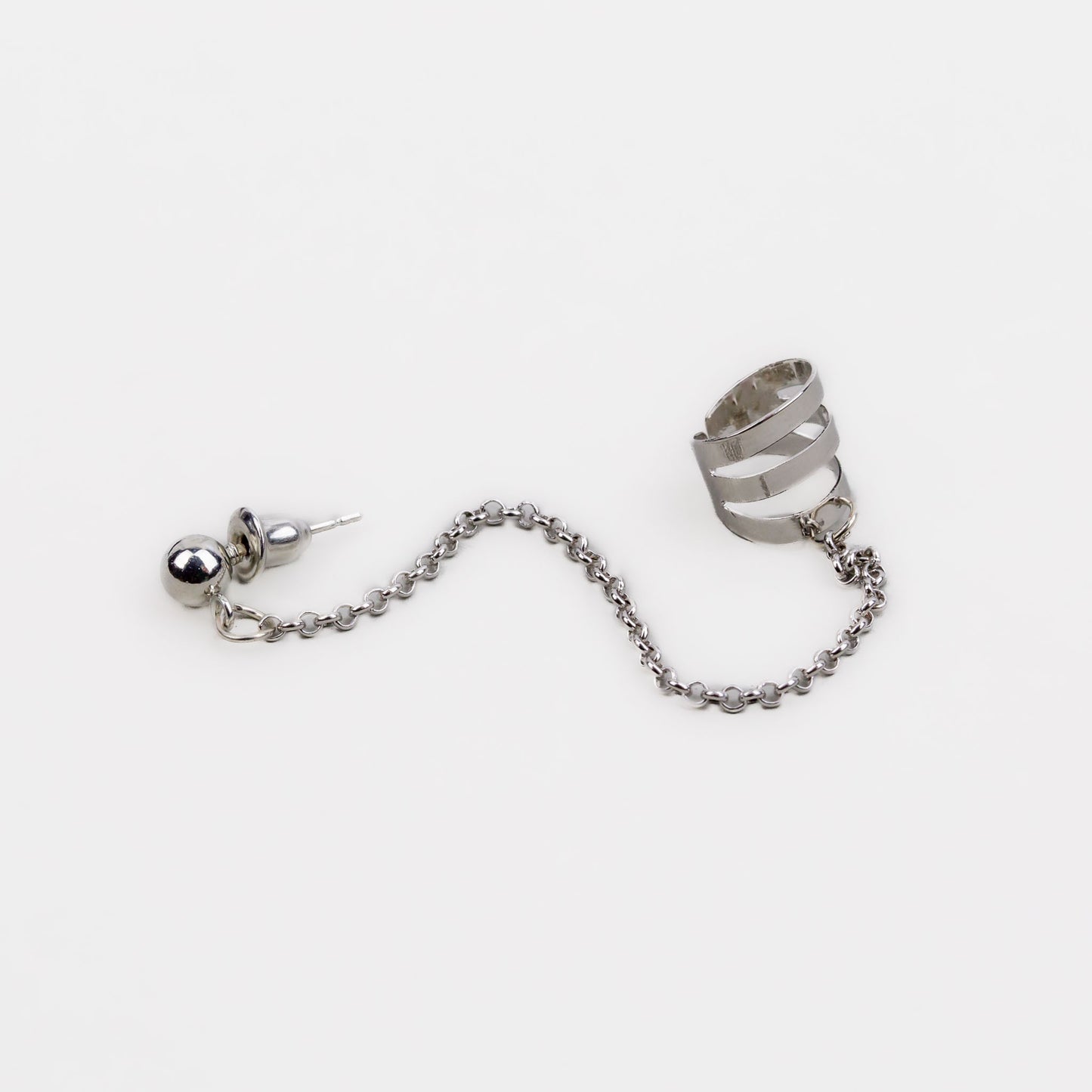 Cercel ear cuff cu lănțișor și cercel cu biluță - Argintiu