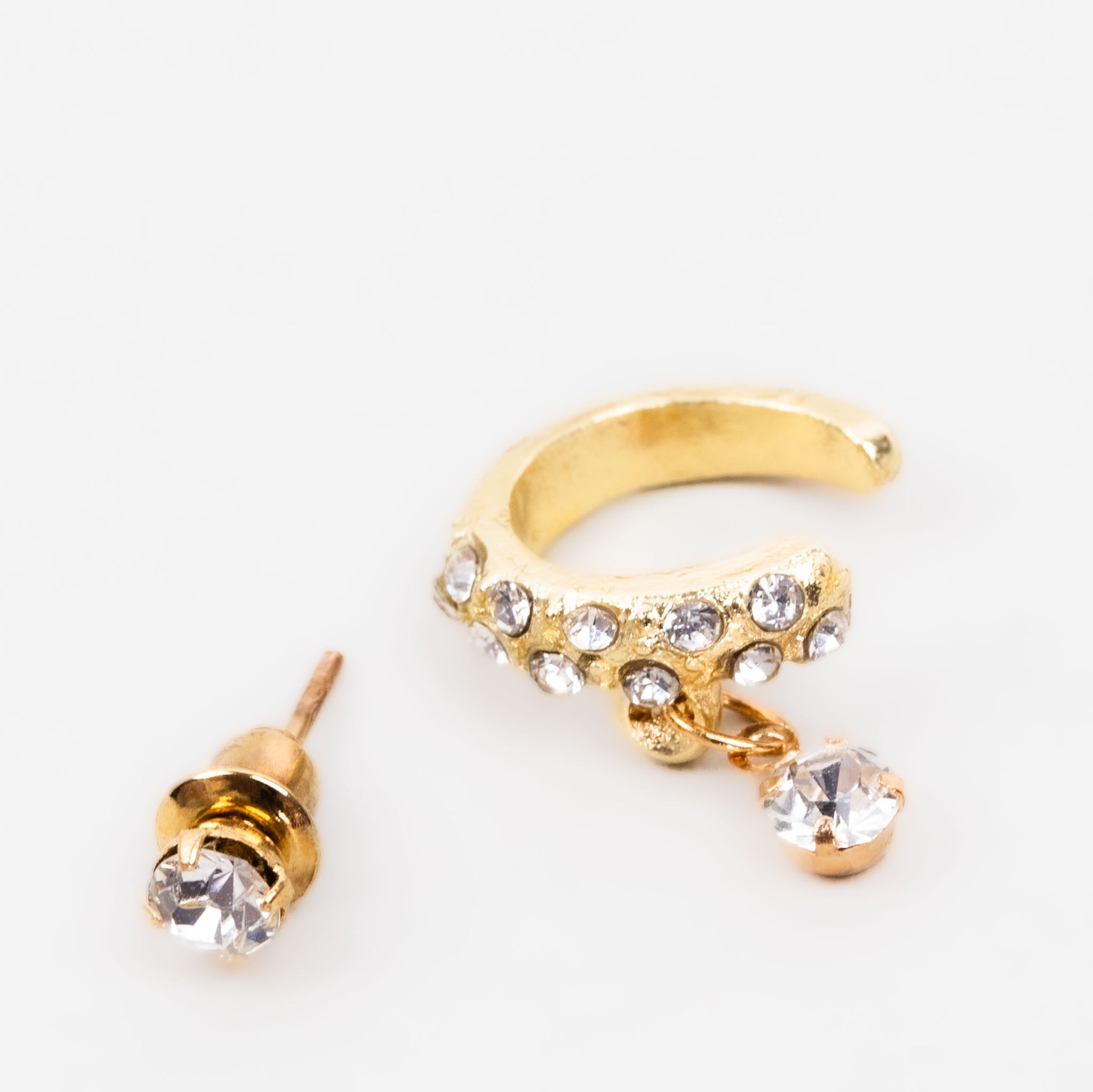 Cercel și ornament de ureche cu ștrasuri discrete, set 2 buc - Auriu elegant